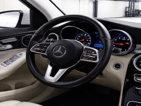 Used 2022 Mercedes-Benz GLC 300 w/ Premium Package Lite image 16