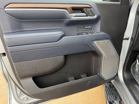 Used 2024 Chevrolet Silverado 1500 High Country w/ Technology Package image 4