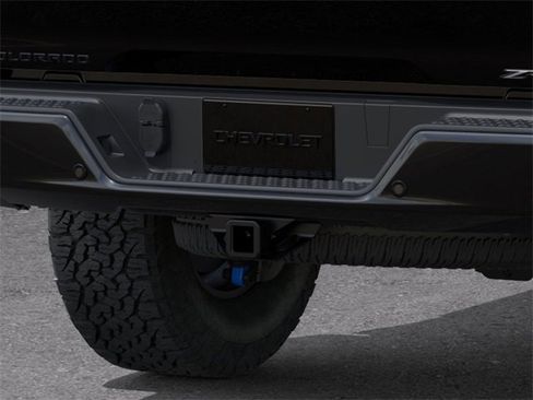 New 2026 Chevrolet Colorado ZR2 w/ Technology Package AWD/4WD image 14