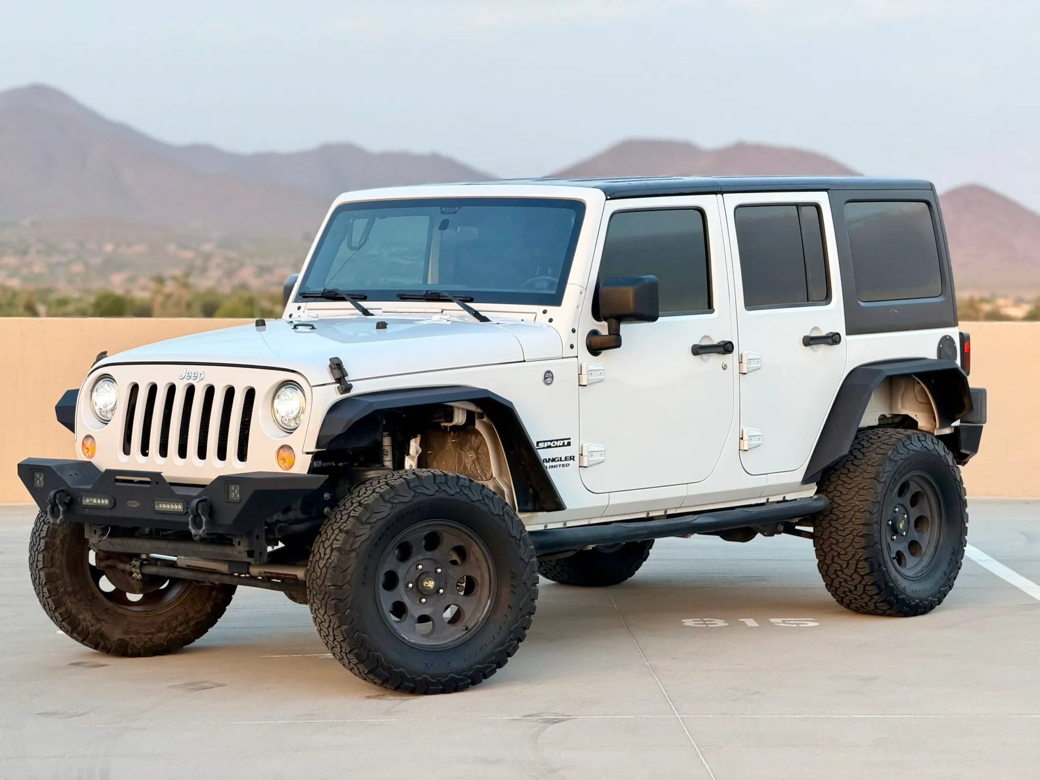 Used 2017 Jeep Wrangler Unlimited Sport w/ Connectivity Group AWD/4WD image 2