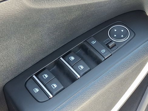 Used 2025 Kia Soul LX w/ LX Technology Package FWD image 15
