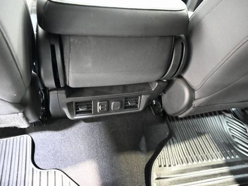 Used 2021 GMC Sierra 1500 Elevation image 27