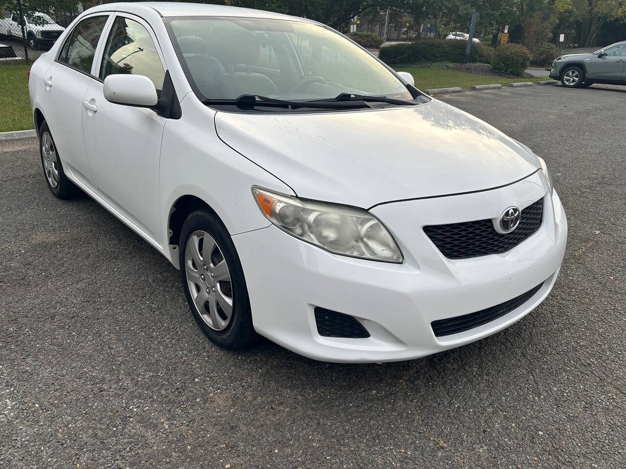 Used 2010 Toyota Corolla LE w/ LE EVP Pkg #1 FWD image 3