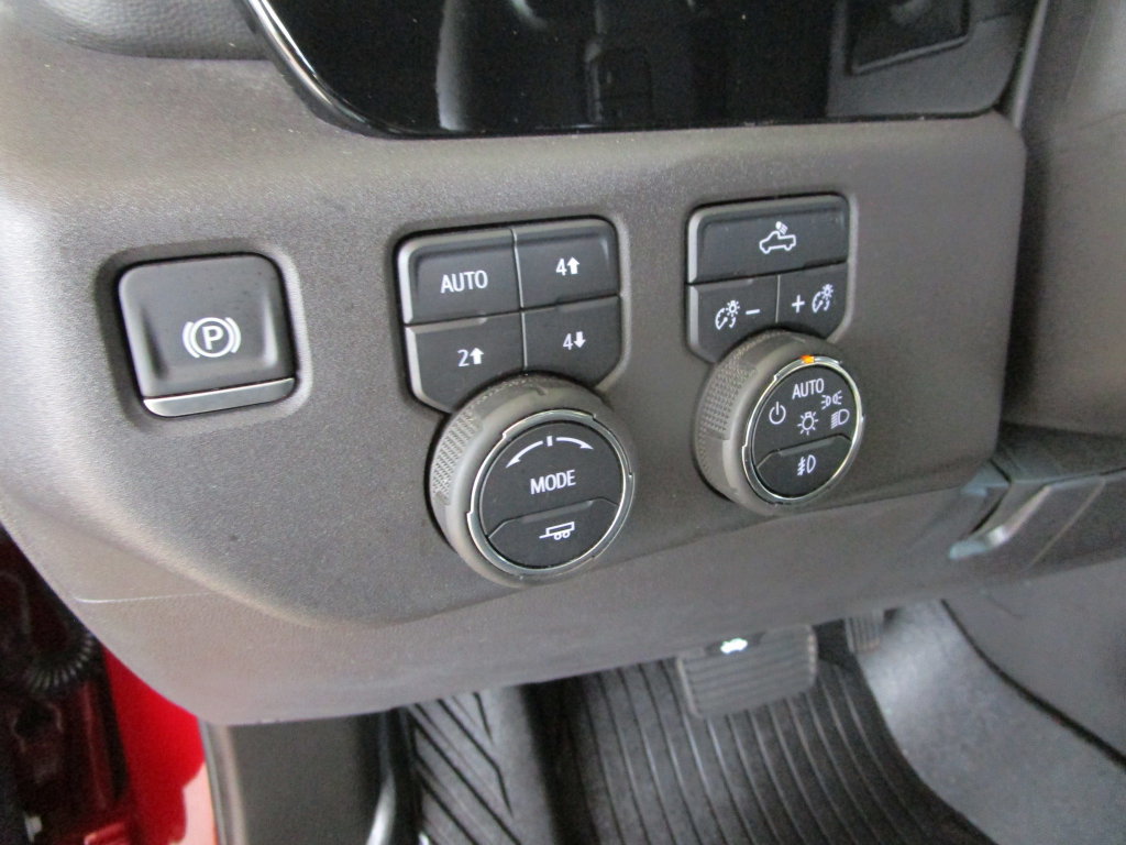 Used 2025 Chevrolet Silverado 1500 LT Trail Boss w/ Convenience Package II AWD/4WD image 41
