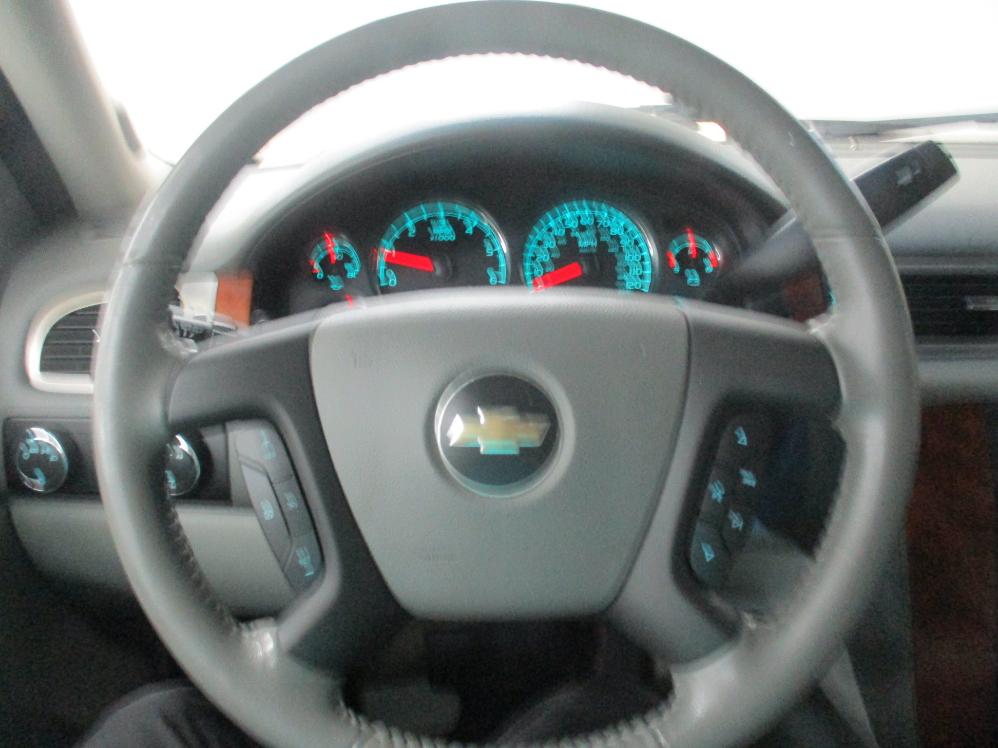 Used 2007 Chevrolet Suburban 2500 LT w/ LT Preferred Equipment Group AWD/4WD image 27
