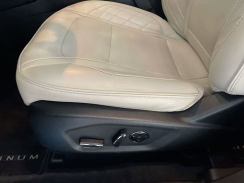 Used 2016 Ford Explorer Platinum image 12