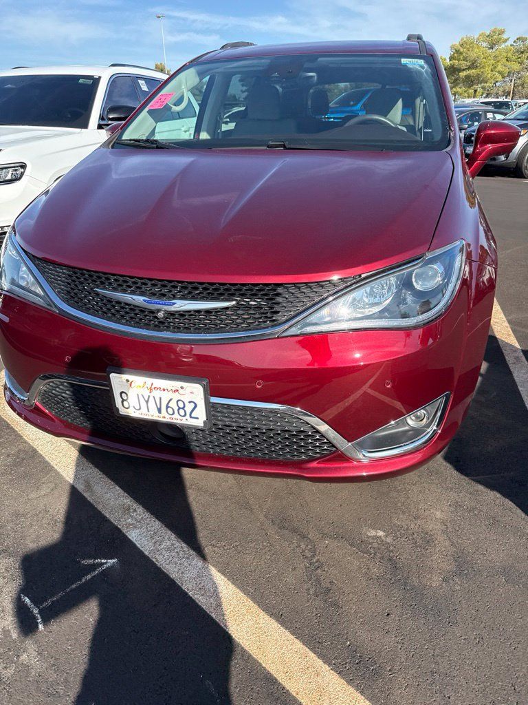 Used 2019 Chrysler Pacifica Touring Plus w/ Advanced Safetytec Group FWD image 2
