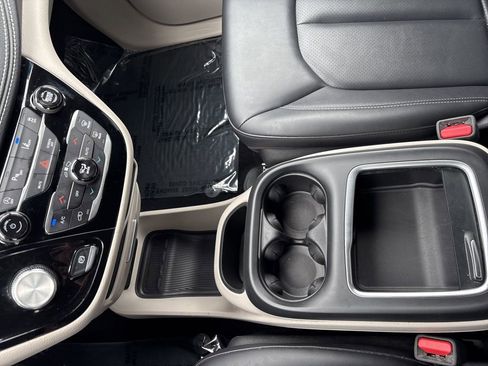 Used 2024 Chrysler Pacifica Touring-L w/ Road Tripper Package FWD image 59