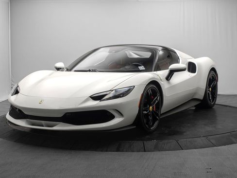 Used 2025 Ferrari 296 GTS RWD image 15