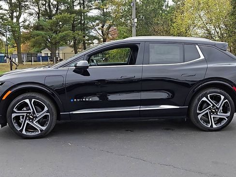 New 2026 Chevrolet Equinox EV LT w/ Convenience Package II image 9