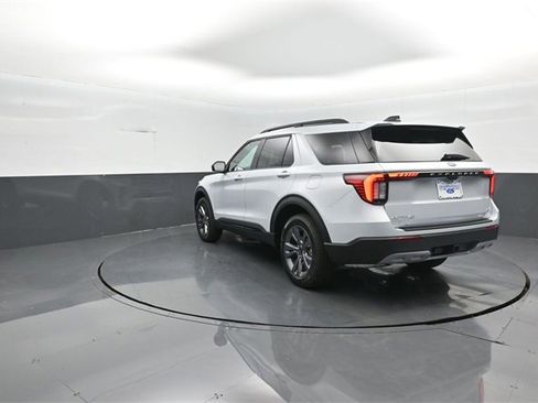 New 2026 Ford Explorer Active w/ Active Comfort Package image 5