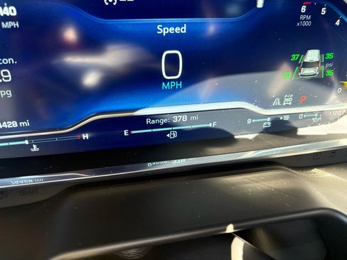 Used 2023 Chevrolet Tahoe LT w/ Luxury Package image 37