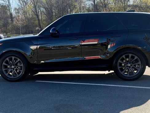 Used 2023 Land Rover Range Rover Sport SE AWD/4WD image 3