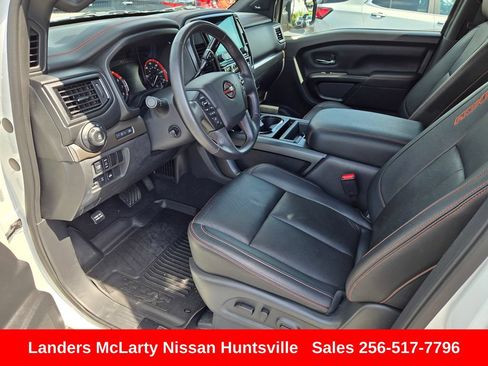 Used 2024 Nissan Titan PRO-4X w/ Pro-4x Convenience Package AWD/4WD image 17