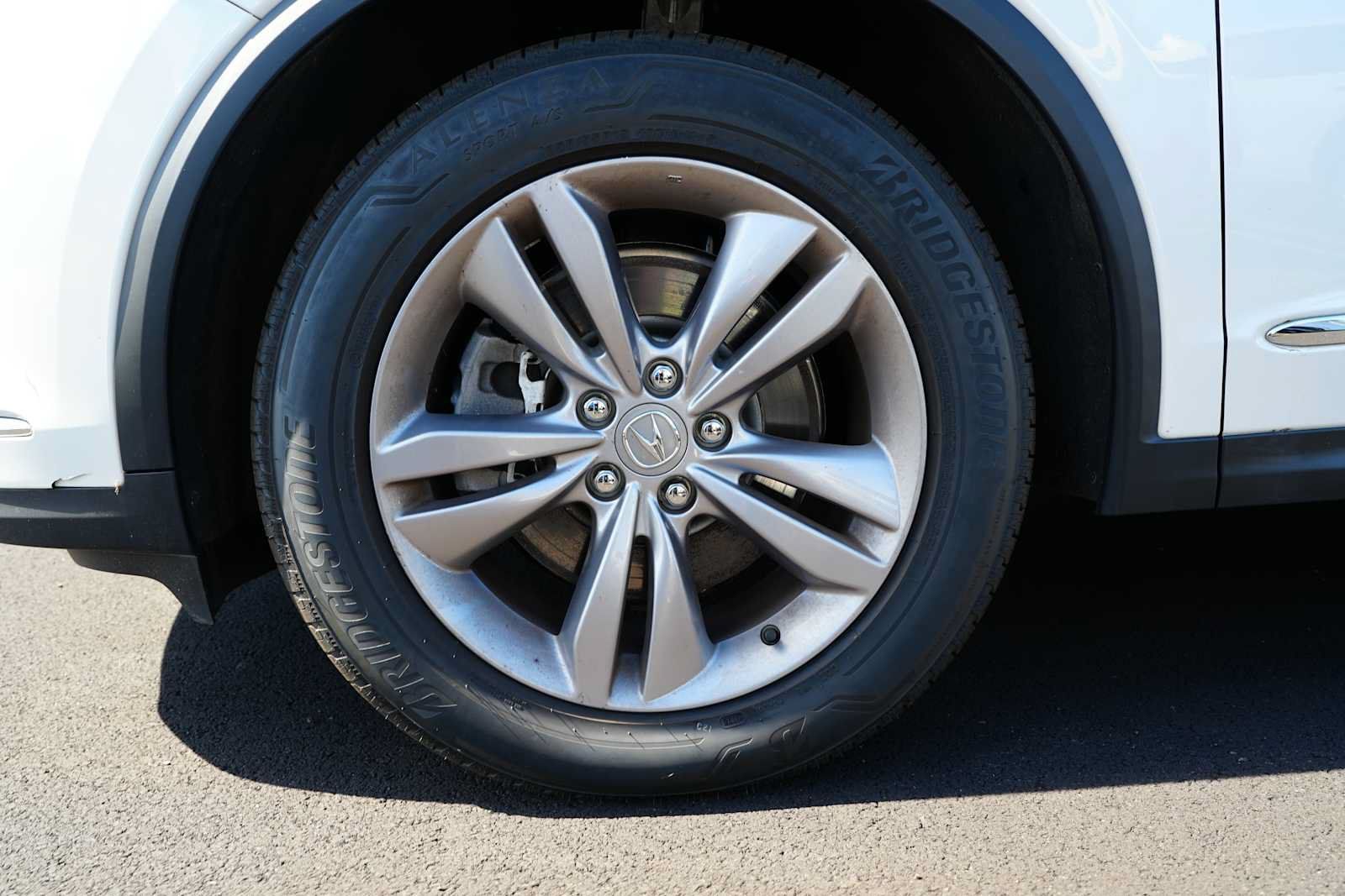 Used 2023 Acura MDX SH-AWD image 12