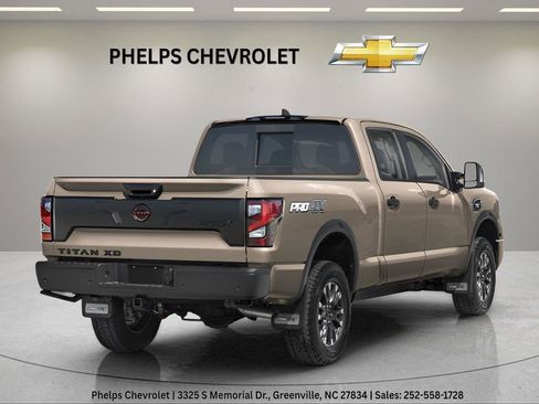 Used 2024 Nissan Titan PRO-4X w/ Pro-4x Convenience Package image 4