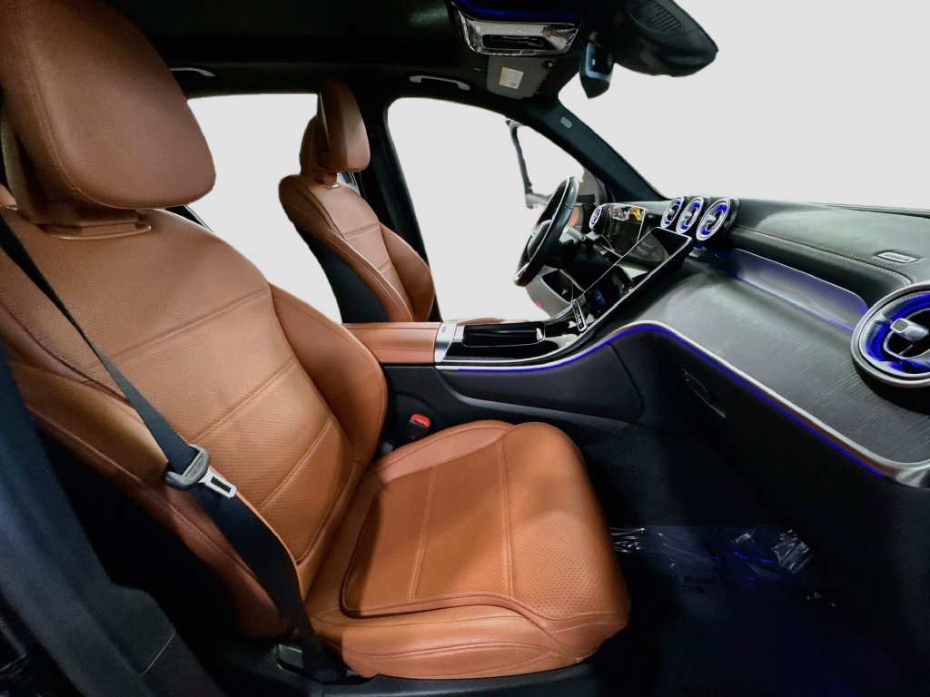 Certified 2025 Mercedes-Benz GLC 300 4MATIC image 34