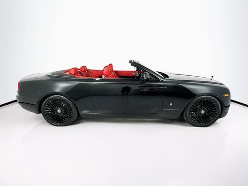 Used 2018 Rolls-Royce Dawn RWD image 23