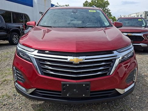 Used 2024 Chevrolet Equinox Premier AWD/4WD image 2