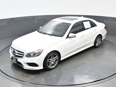 Used 2015 Mercedes-Benz E 350 4MATIC Sedan image 32