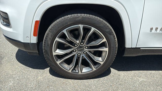 Used 2023 Jeep Grand Wagoneer Series III AWD/4WD image 11