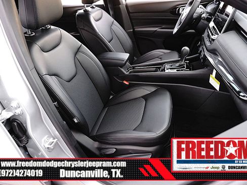 New 2026 Jeep Compass Latitude image 15