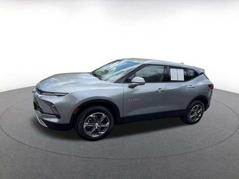 Used 2026 Chevrolet Blazer LT FWD image 6