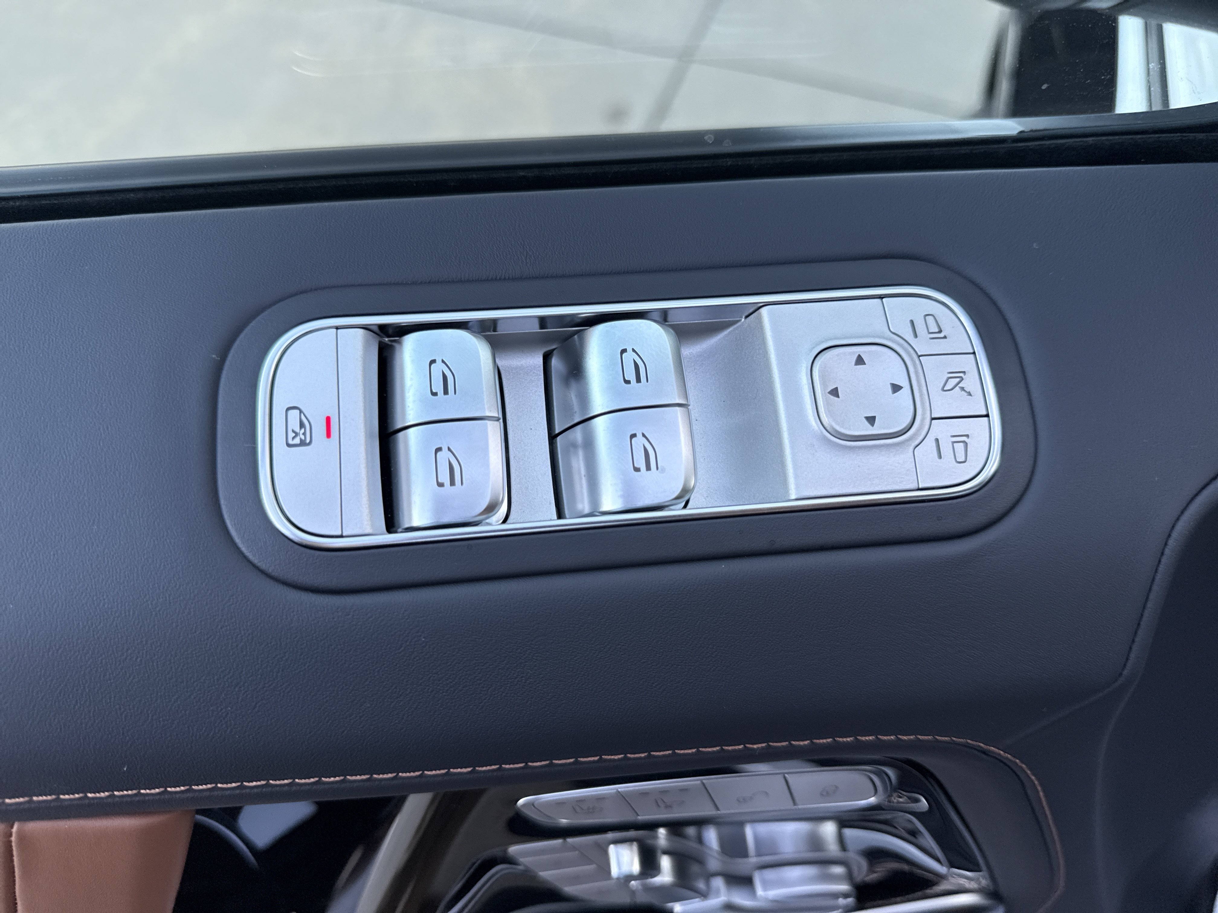 New 2027 Mercedes-Benz G 580 e image 23