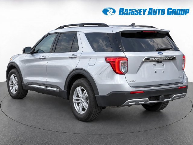 Used 2021 Ford Explorer XLT w/ Equipment Group 202A AWD/4WD image 8