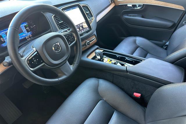 Certified 2025 Volvo XC90 T8 Plus w/ Protection Package Premier AWD/4WD image 9
