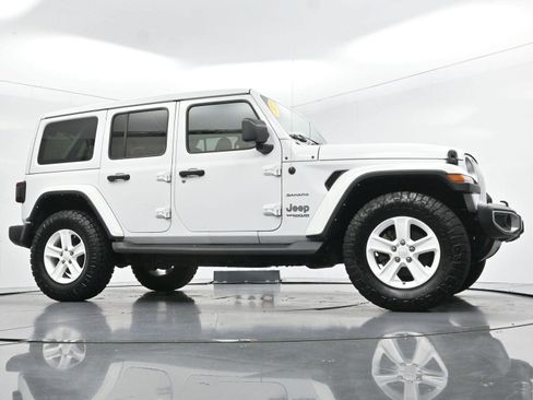 Used 2022 Jeep Wrangler Unlimited Sahara w/ LED Lighting Group AWD/4WD image 46
