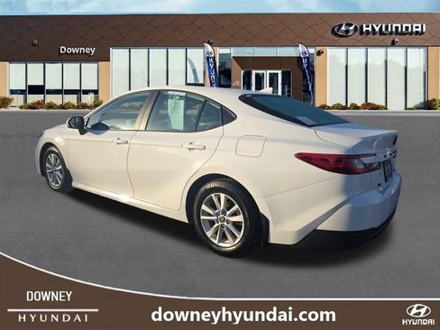 Used 2025 Toyota Camry LE FWD image 3