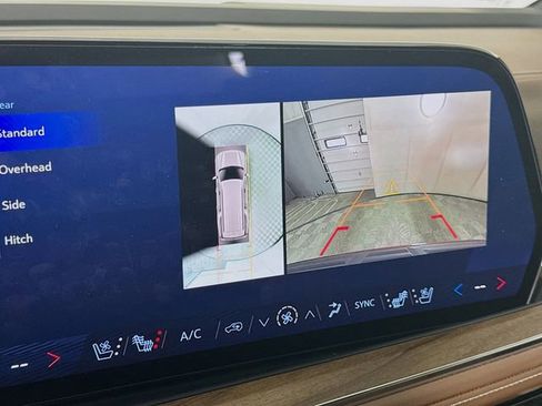 Used 2025 Chevrolet Suburban High Country image 16