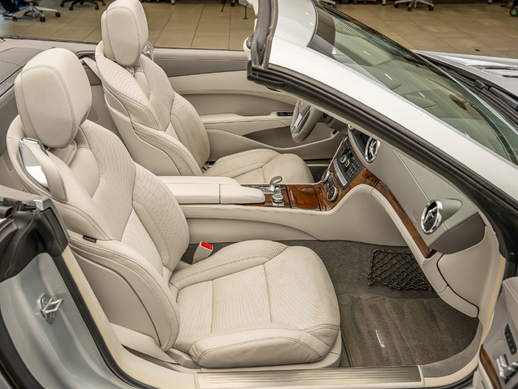 Used 2013 Mercedes-Benz SL 550 image 25