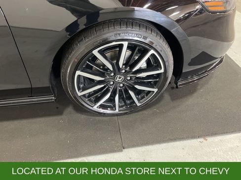 Used 2025 Honda Accord Touring image 9