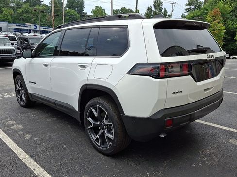 New 2026 Jeep Cherokee Overland w/ Advanced Pro Tech Group AWD/4WD image 4