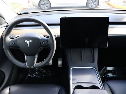 Used 2023 Tesla Model Y Long Range image 39