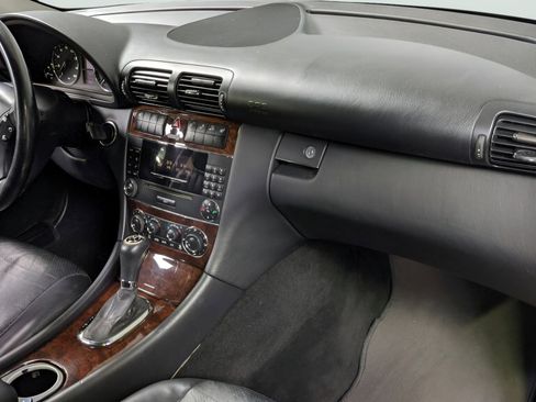 Used 2005 Mercedes-Benz C 320 4MATIC Sedan image 21