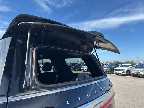 Used 2021 Lincoln Navigator Reserve w/ Luxury Package image 49