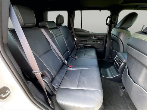 Used 2024 Lexus GX 550 AWD/4WD image 19