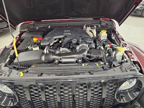 Used 2021 Jeep Gladiator Sport image 40