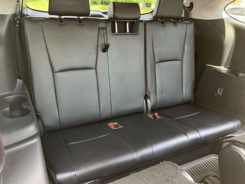 Used 2023 Toyota Highlander XLE FWD image 30