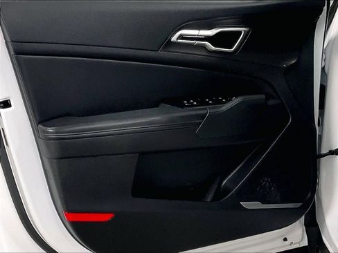 Used 2023 Kia Sportage EX image 9