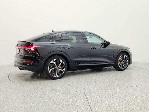 Used 2023 Audi e-tron Premium Plus w/ Premium Plus Package AWD/4WD image 5