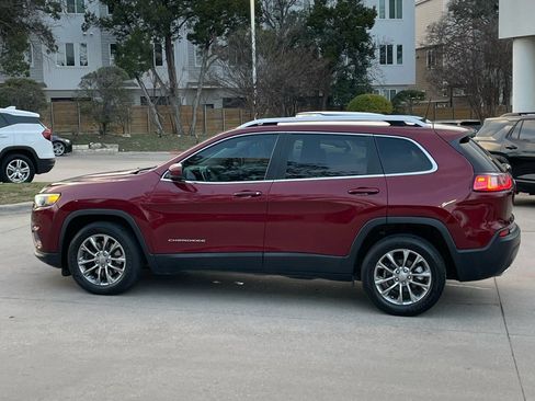 Used 2019 Jeep Cherokee Latitude Plus w/ Comfort/Convenience Group image 1