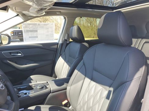 New 2026 Nissan Rogue Platinum AWD/4WD image 9