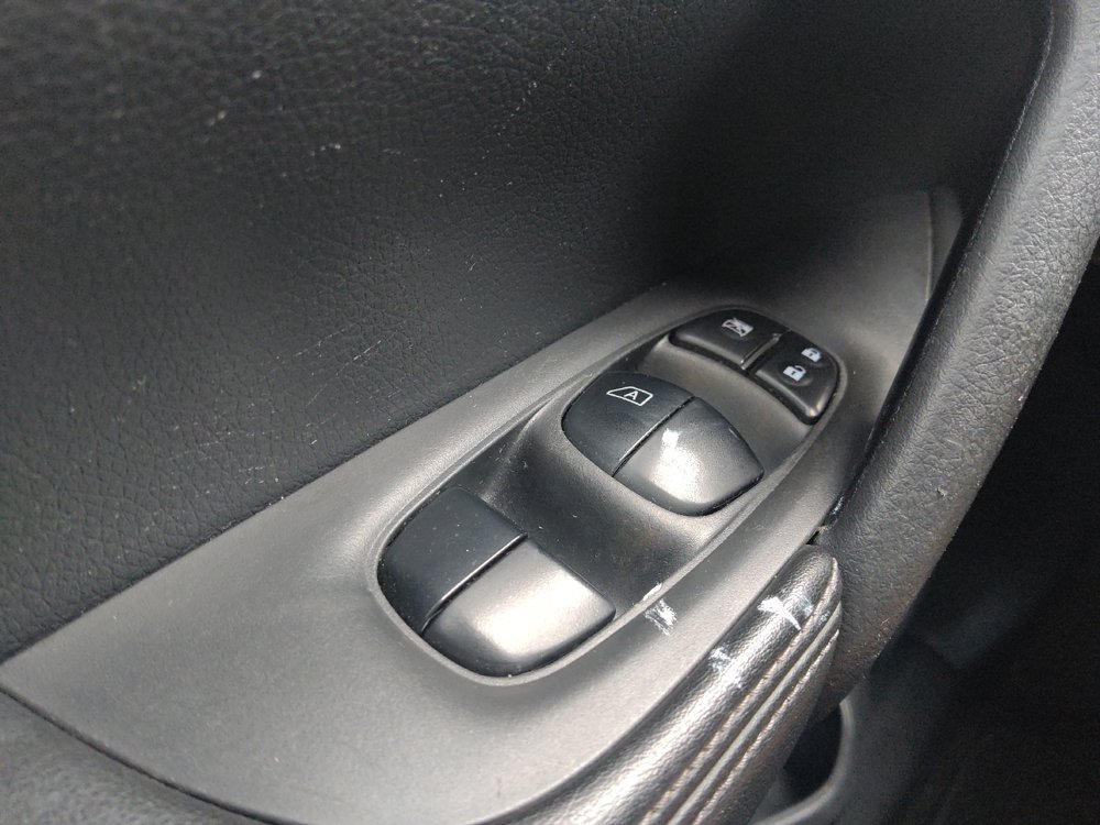Used 2019 Nissan Rogue SL FWD image 27