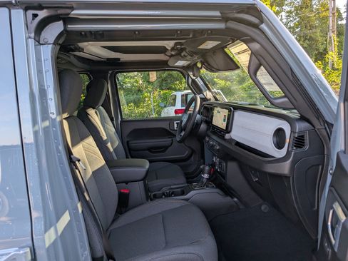 New 2026 Jeep Gladiator Sport AWD/4WD image 9