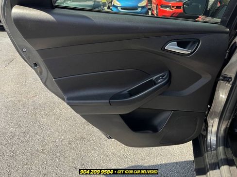 Used 2016 Ford Focus SE FWD image 25