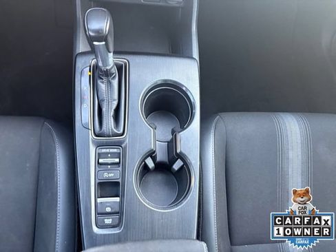 Used 2022 Honda Civic Sport image 3